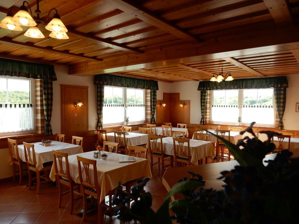 Pension Rudi - Weingut Kellner Hotel Pulkau Buitenkant foto