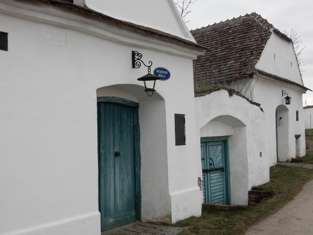 Pension Rudi - Weingut Kellner Hotel Pulkau Buitenkant foto